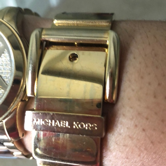Micheal Kors watch /cuff bracelet - Picture 4 of 4